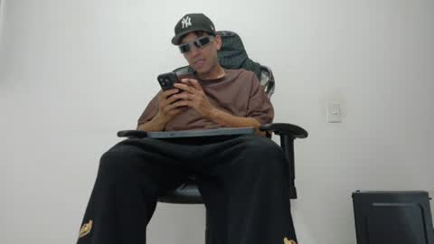Snapshot of evil_boss1 chatting on 3, 7, 2026 evil_boss1 online show from 3, 7, 2026