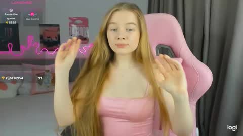 Snapshot of evixie chatting on 19, 2, 2026 Eva online show from 19, 2, 2026