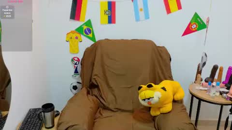 Snapshot of evvaa_moon chatting on 26, 6, 2026 evvaa_moon online show from 26, 6, 2026