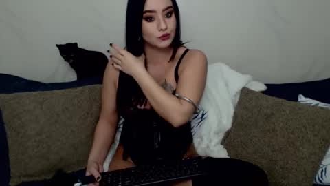 EvvaDomme online show from 2, 2, 2025