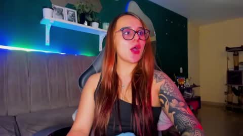 Snapshot of evy_orange1 chatting on 18, 7, 2026 EVY online show from 18, 7, 2026