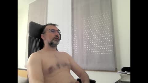 Snapshot of exhibit77 chatting on 16, 5, 2026 exhibit77 online show from 16, 5, 2026
