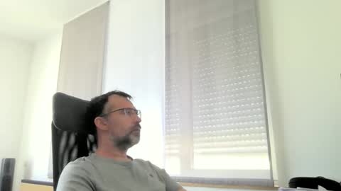 Snapshot of exhibit77 chatting on 20, 5, 2026 exhibit77 online show from 20, 5, 2026