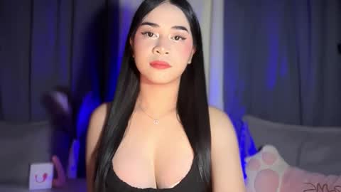 Snapshot of expensivets_chloe chatting on 16, 10, 2025 chloee online show from 16, 10, 2025