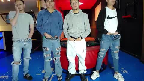 extrangers online show from 4, 11, 2025