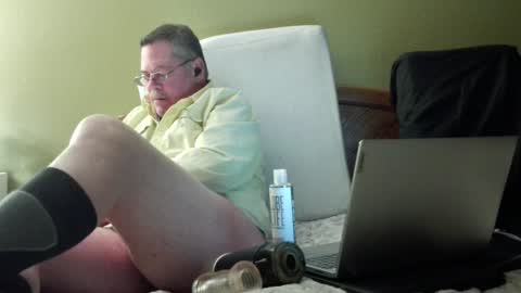 Eyeswideshut63 online show from 19, 12, 2024