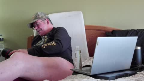 Eyeswideshut63 online show from 20, 1, 2025