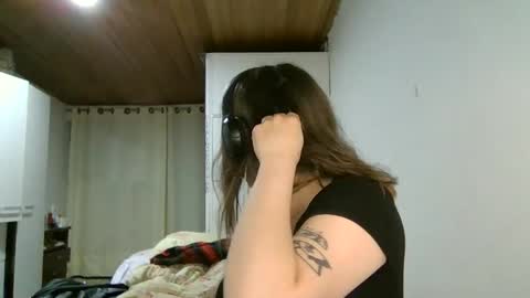 Snapshot of ezlngirl chatting on 6, 12, 2024 Aimee online show from 6, 12, 2024