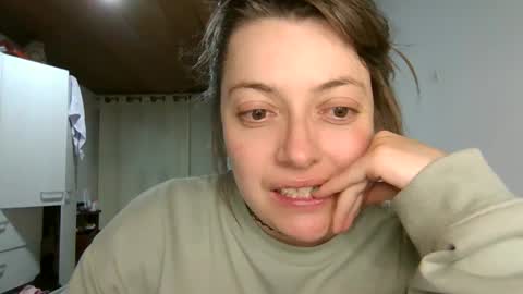 Snapshot of ezlngirl chatting on 9, 12, 2024 Aimee online show from 9, 12, 2024