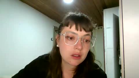 Snapshot of ezlngirl chatting on 28, 1, 2025 Aimee online show from 28, 1, 2025