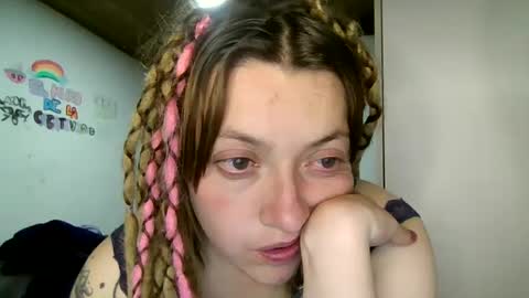 Snapshot of ezlngirl chatting on 12, 9, 2025 Aimee online show from 12, 9, 2025