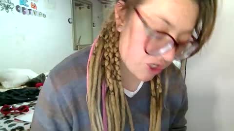 Snapshot of ezlngirl chatting on 3, 11, 2025 Aimee online show from 3, 11, 2025