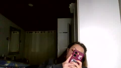 Snapshot of ezlngirl chatting on 1, 4, 2026 Aimee online show from 1, 4, 2026