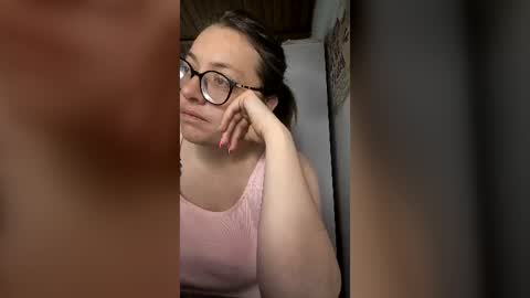 Snapshot of ezlngirl chatting on 14, 7, 2026 Aimee online show from 14, 7, 2026