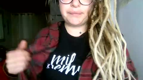 Snapshot of ezlngirl chatting on 19, 7, 2026 Aimee online show from 19, 7, 2026