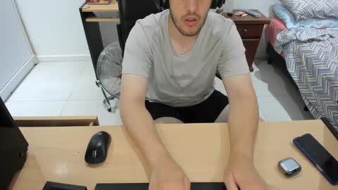 Snapshot of ezzeq chatting on 17, 11, 2025 Ezzeq online show from 17, 11, 2025