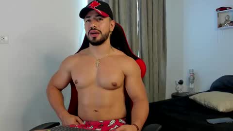 Snapshot of ezzio_scolaro chatting on 7, 3, 2026 Ezzio Scolaro online show from 7, 3, 2026