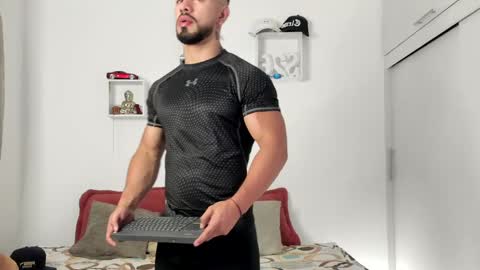 Snapshot of ezzio_scolaro chatting on 14, 4, 2026 Ezzio Scolaro online show from 14, 4, 2026