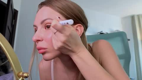 Snapshot of f1oraa chatting on 4, 3, 2026 if you dont have fansly account yet use this link to registration online show from 4, 3, 2026