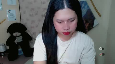 Snapshot of f3ckdollucy chatting on 7, 3, 2025 yanna online show from 7, 3, 2025