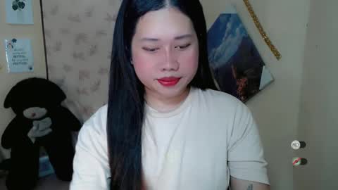 Snapshot of f3ckdollucy chatting on 8, 3, 2025 yanna online show from 8, 3, 2025