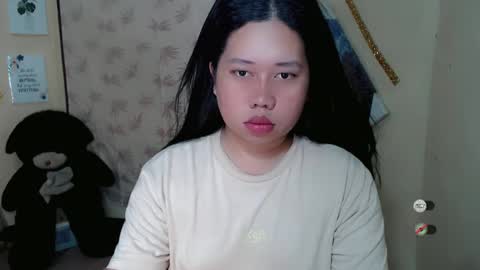 Snapshot of f3ckdollucy chatting on 8, 3, 2025 yanna online show from 8, 3, 2025