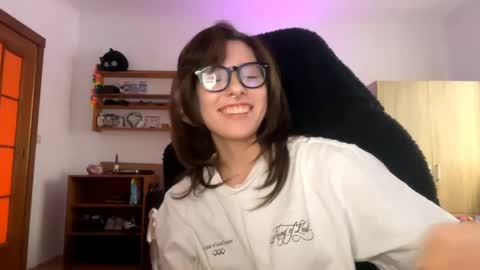Snapshot of faintpeach chatting on 13, 4, 2026 Loly online show from 13, 4, 2026