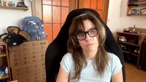 Snapshot of faintpeach chatting on 20, 4, 2026 Loly online show from 20, 4, 2026
