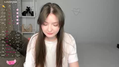 Snapshot of fairy_m00n chatting on 8, 10, 2025 Kate online show from 8, 10, 2025