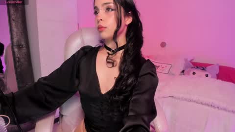 Snapshot of fairyyy1 chatting on 27, 12, 2024 Sara  REMEMBER TO LEAVE A THUMB UP online show from 27, 12, 2024