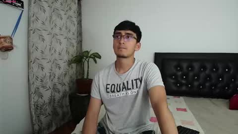 Snapshot of fallgays chatting on 28, 9, 2025 FallGays online show from 28, 9, 2025