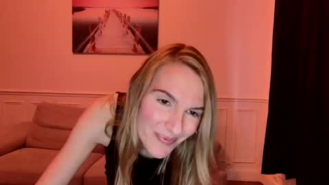 Snapshot of fanny_posy chatting on 3, 12, 2024 Fanny online show from 3, 12, 2024