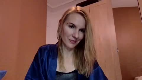 Snapshot of fanny_posy chatting on 15, 12, 2024 Fanny online show from 15, 12, 2024