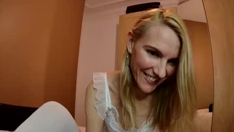 Snapshot of fanny_posy chatting on 25, 12, 2024 Fanny online show from 25, 12, 2024
