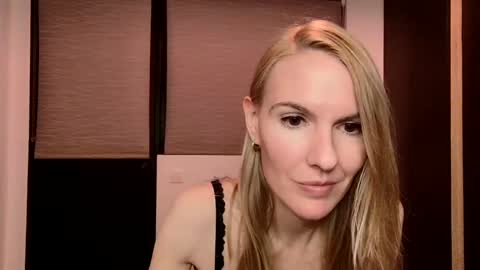 Snapshot of fanny_posy chatting on 31, 12, 2024 Fanny online show from 31, 12, 2024