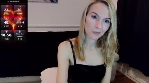 Snapshot of fanny_posy chatting on 2, 3, 2025 Fanny online show from 2, 3, 2025