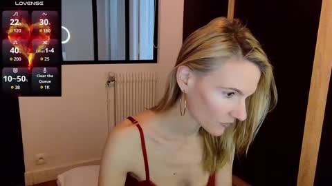 Snapshot of fanny_posy chatting on 4, 3, 2025 Fanny online show from 4, 3, 2025