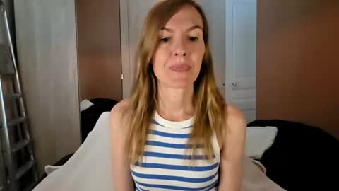 Snapshot of fanny_posy chatting on 30, 7, 2026 Fanny online show from 30, 7, 2026