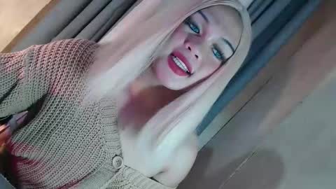 Snapshot of fantasticcock69_daniella chatting on 25, 2, 2026 DANIELLA - DONT FORGET TO GIVE ME A THUMBSU UP online show from 25, 2, 2026