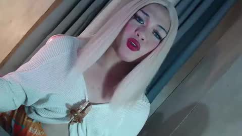 Snapshot of fantasticcock69_daniella chatting on 1, 3, 2026 DANIELLA - DONT FORGET TO GIVE ME A THUMBSU UP online show from 1, 3, 2026