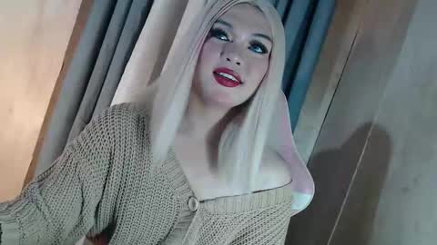 DANIELLA - DONT FORGET TO GIVE ME A THUMBSU UP online show from 14, 5, 2026
