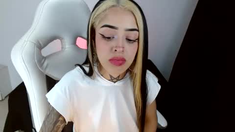 Snapshot of farichell chatting on 16, 5, 2026 fari online show from 16, 5, 2026
