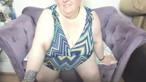 Snapshot of fashiona chatting on 6, 6, 2026 fashiona online show from 6, 6, 2026