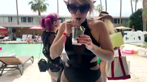  Lily  Waifu  online show from 22, 4, 2026