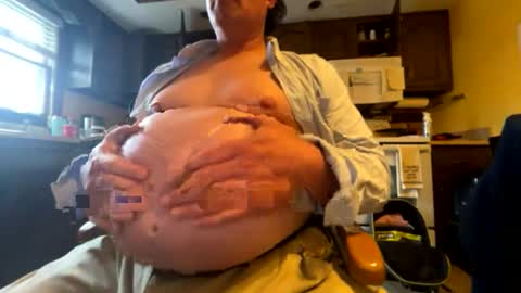 feedmyhugebelly online show from 22, 4, 2026