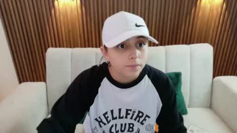 Snapshot of feelina_firesoul chatting on 19, 7, 2026 Feelena online show from 19, 7, 2026