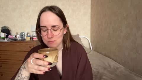 Snapshot of feleciacockrell chatting on 8, 4, 2026 Mary online show from 8, 4, 2026