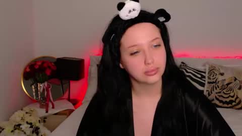 Snapshot of felicia_herceg chatting on 2, 11, 2025 Felicia Herceg online show from 2, 11, 2025