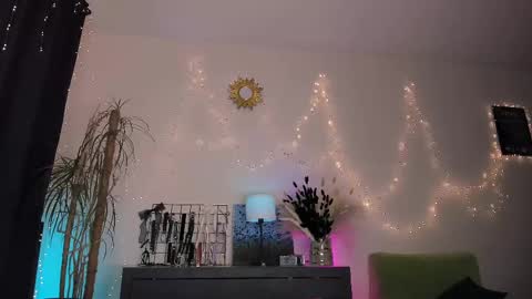 Fely online show from 19, 2, 2025