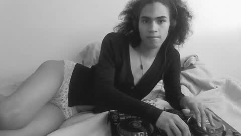 Snapshot of felinexoxo chatting on 5, 11, 2025 FELINE online show from 5, 11, 2025